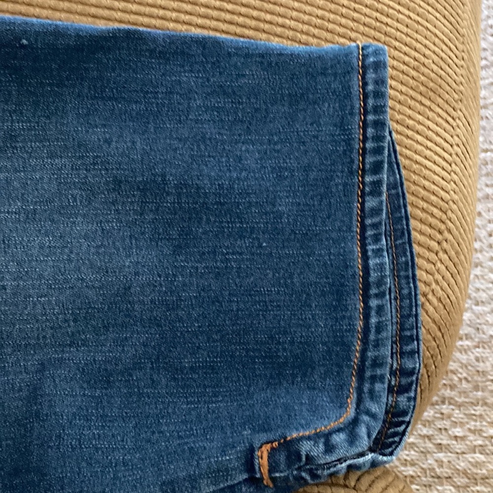 Gloria Vanderbilt Jean capris. - Picture 6 of 7